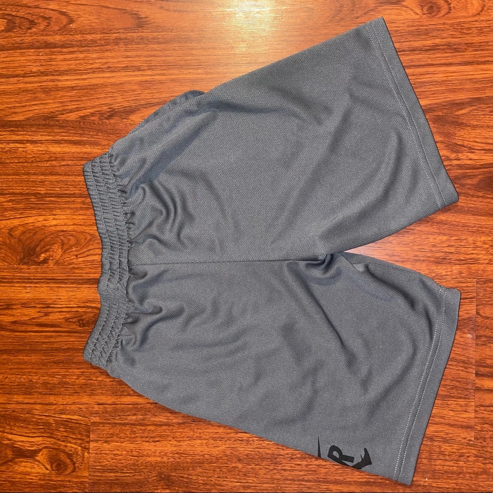 Nike shorts - Picture 2 of 3